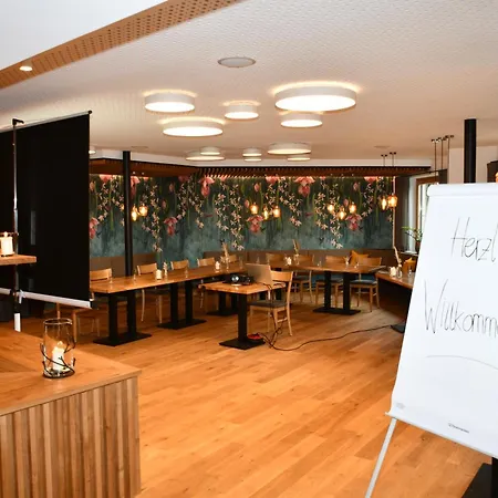 Vendégház Deutsches Haus Restaurant Gastwirtschaft Biergarten Am Radweg 3*