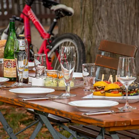 Deutsches Haus Restaurant Gastwirtschaft Biergarten Am Radweg Affittacamere 3*