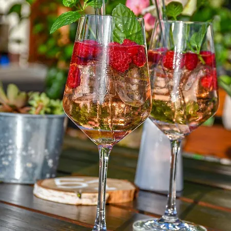 Deutsches Haus Restaurant Gastwirtschaft Biergarten Am Radweg 3*