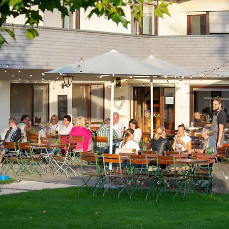 Deutsches Haus Restaurant Gastwirtschaft Biergarten Am Radweg Pensión