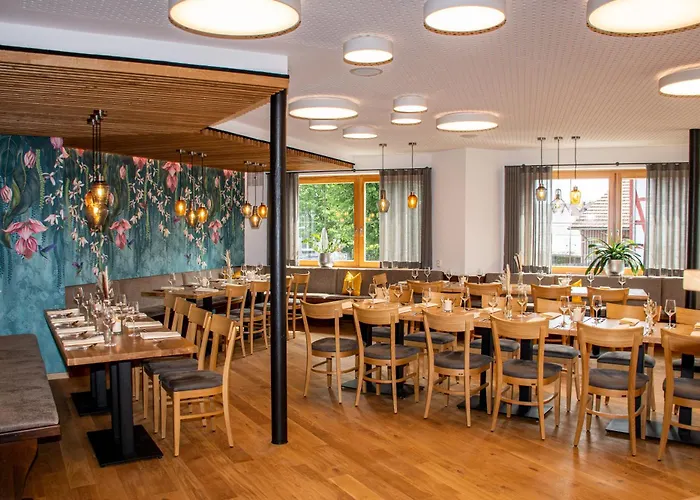 Deutsches Haus Restaurant Gastwirtschaft Biergarten Am Radweg Pensión Bermuthshain