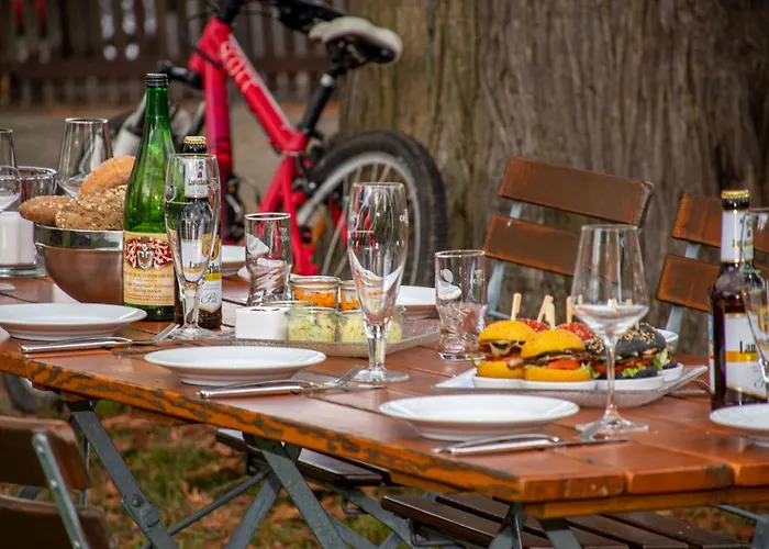 Deutsches Haus Restaurant Gastwirtschaft Biergarten Am Radweg Pensión 4*