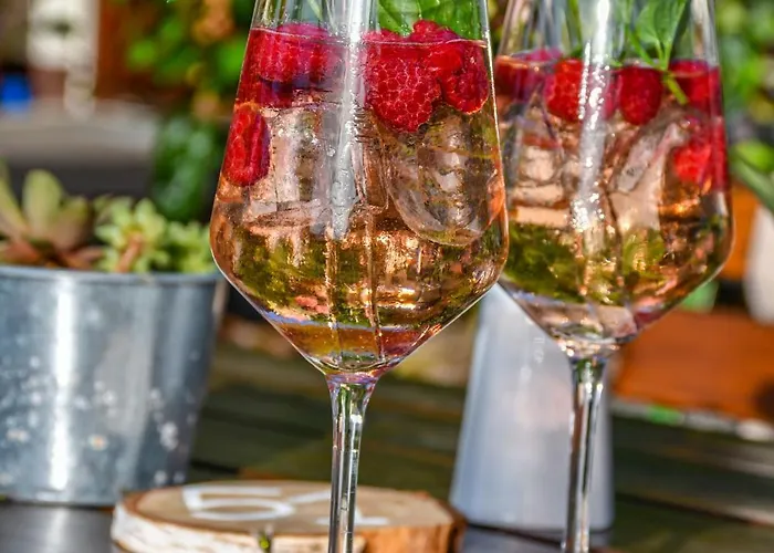 Deutsches Haus Restaurant Gastwirtschaft Biergarten Am Radweg 4*