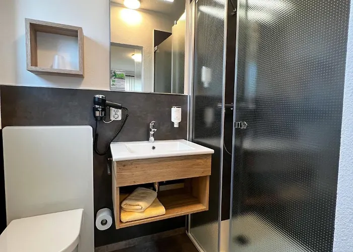 Deutsches Haus Restaurant Gastwirtschaft Biergarten Am Radweg Pensjonat 4*