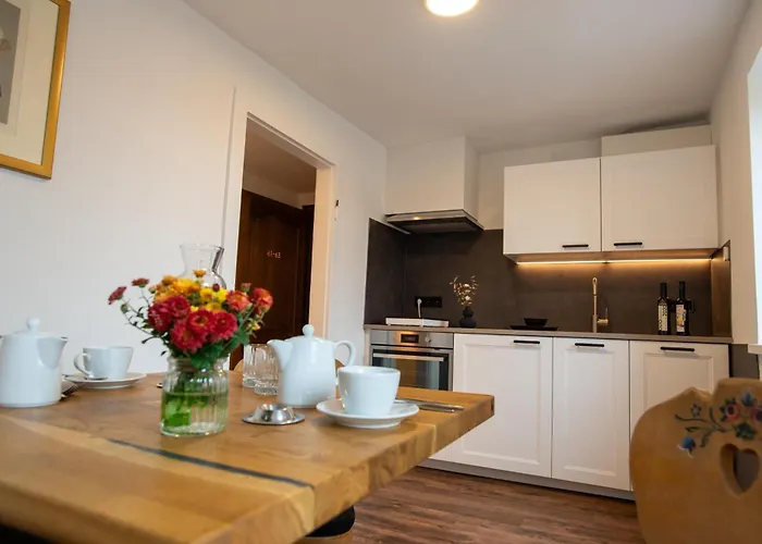 Deutsches Haus Restaurant Gastwirtschaft Biergarten Am Radweg Pensión Bermuthshain