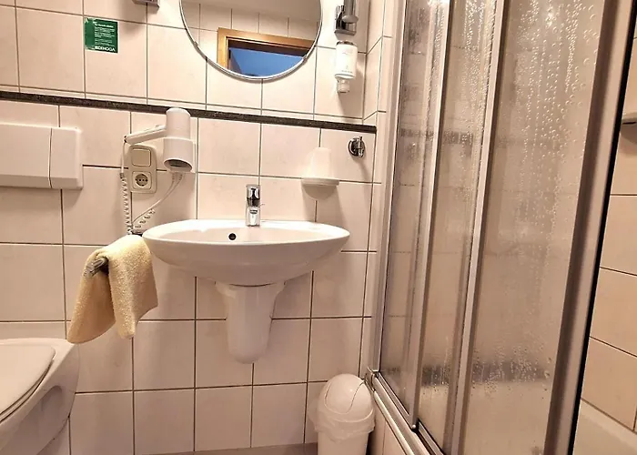 Deutsches Haus Restaurant Gastwirtschaft Biergarten Am Radweg Bermuthshain