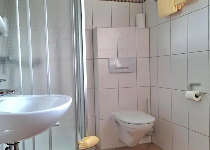 Pensión Deutsches Haus Restaurant Gastwirtschaft Biergarten Am Radweg Bermuthshain